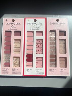 Dashing Diva Gel Gloss Palette Glitter Ultra Shine Nail Strips